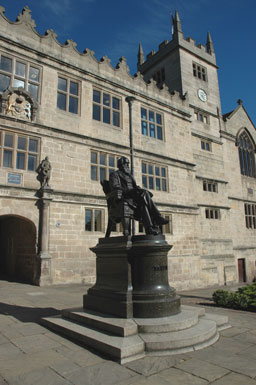 Darwins Denkmal in Shrewsbury